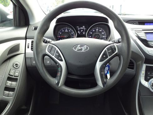 Used 2012 Hyundai Elantra GLS w/ Preferred Pkg 3 image 4