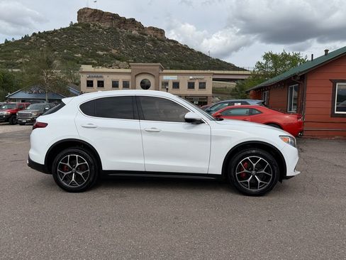 Used 2019 Alfa Romeo Stelvio Ti AWD/4WD image 2