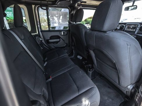 Used 2018 Jeep Wrangler Unlimited Sport S AWD/4WD image 27