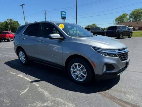Used 2024 Chevrolet Equinox LT AWD/4WD image 2