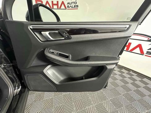 Used 2019 Porsche Macan AWD/4WD image 16