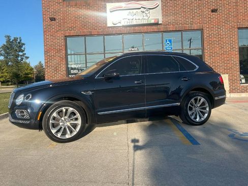 Used 2019 Bentley Bentayga image 52