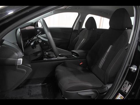 Certified 2024 Hyundai Elantra SEL FWD image 5