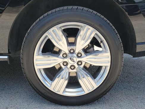Used 2023 Ford Expedition Platinum AWD/4WD image 9
