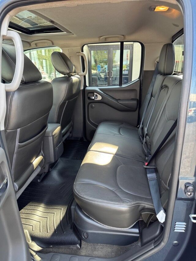 Used 2018 Nissan Frontier PRO-4X AWD/4WD image 12