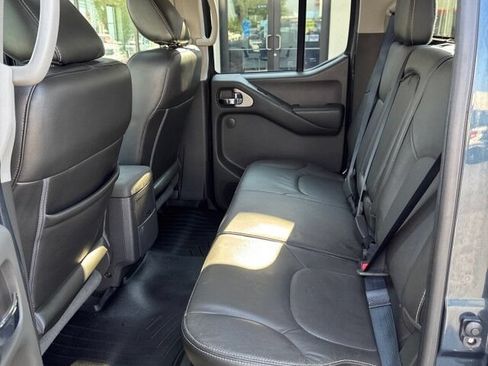 Used 2018 Nissan Frontier PRO-4X AWD/4WD image 12