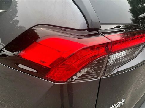Certified 2021 Toyota RAV4 XLE w/ Convenience Package AWD/4WD image 27