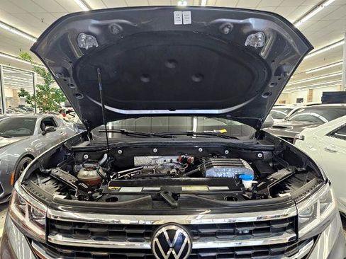 Used 2021 Volkswagen Atlas Cross Sport SE image 37