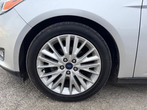 Used 2017 Ford Focus Titanium w/ Titanium Technology Package image 20