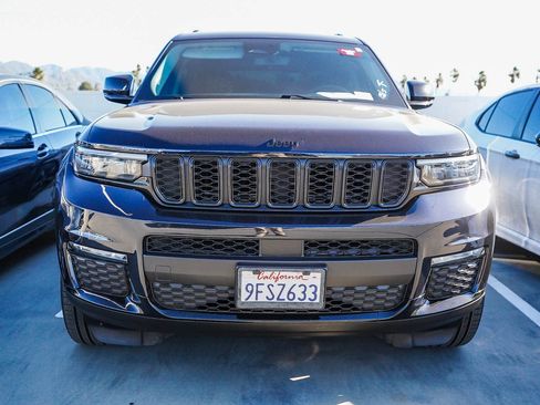 Used 2023 Jeep Grand Cherokee L Limited w/ Black Appearance Package image 2