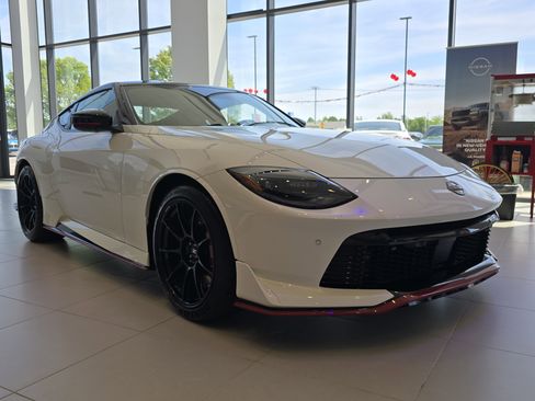 New 2026 Nissan Z NISMO w/ Floor Mat Package RWD image 13