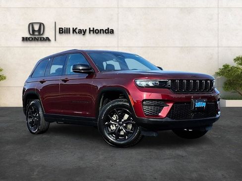 Used 2024 Jeep Grand Cherokee Altitude AWD/4WD image 1