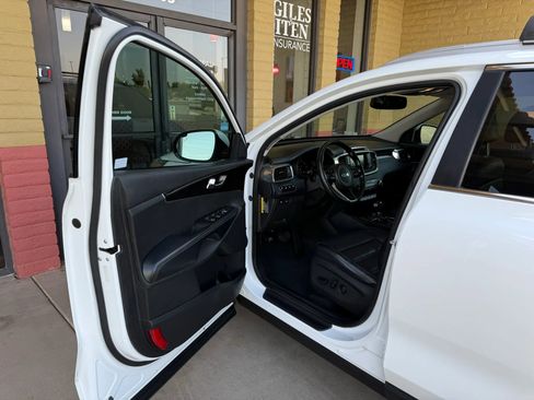 Used 2017 Kia Sorento EX w/ EX V6 Premium Package image 15