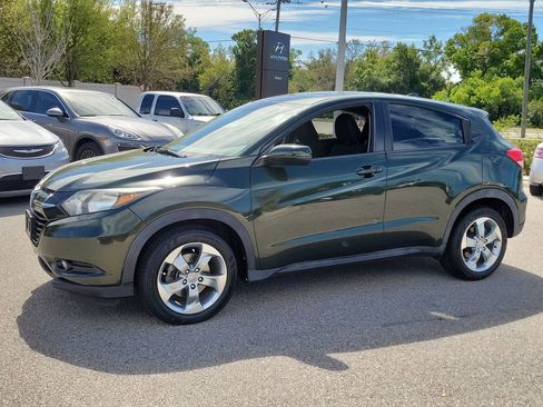 Used 2017 Honda HR-V EX image 9