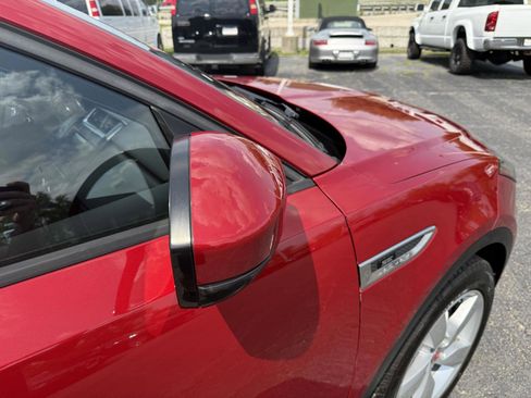 Used 2019 Jaguar E-PACE R-Dynamic SE image 20