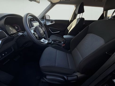 Used 2023 Kia Soul LX w/ Option Group 015 image 14