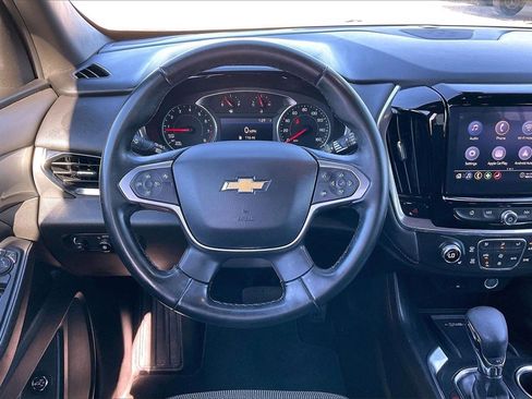 Used 2023 Chevrolet Traverse LT image 8
