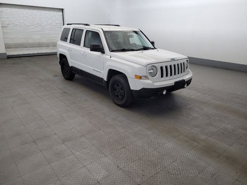 Used 2016 Jeep Patriot Sport w/ Power Value Group FWD image 13