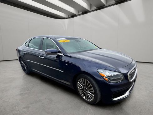 Used 2019 Kia K900 Luxury image 3