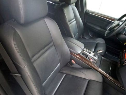 Used 2011 BMW X5 xDrive35d image 9