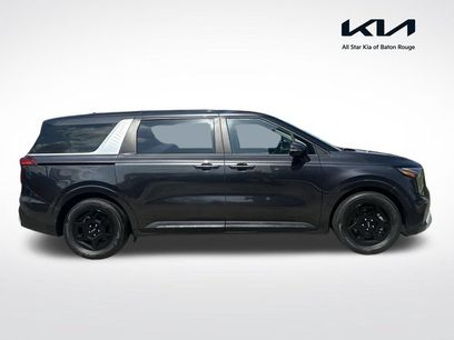 Used 2025 Kia Carnival