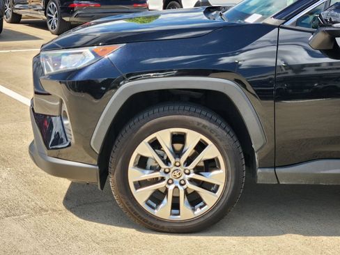 Used 2021 Toyota RAV4 XLE Premium AWD/4WD image 8