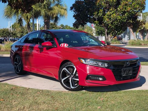 Used 2018 Honda Accord Sport image 2