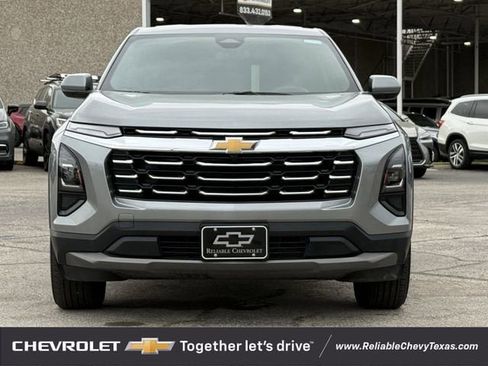 Used 2025 Chevrolet Equinox LT image 3