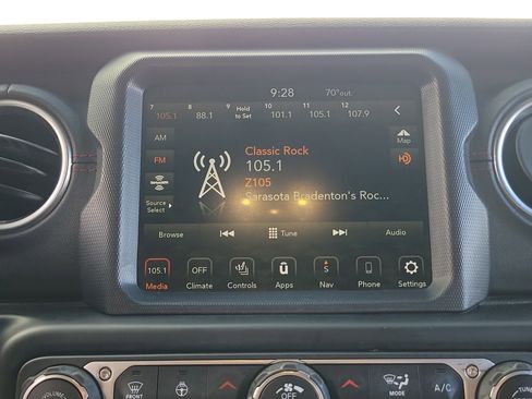 Used 2020 Jeep Wrangler Unlimited Rubicon w/ Quick Order Package 28Y Recon image 17