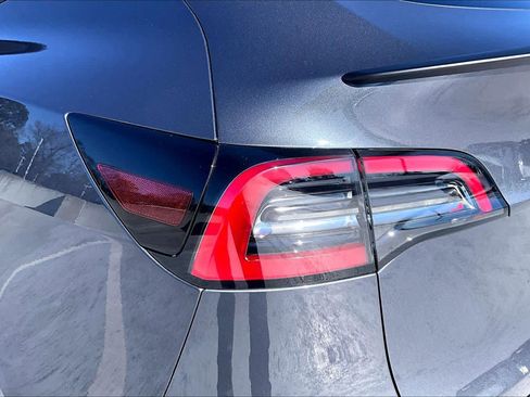 Used 2023 Tesla Model Y Long Range image 28