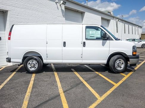 New 2026 Chevrolet Express 2500 w/ Communications Package RWD image 5