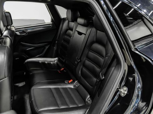 Used 2018 Porsche Macan Turbo w/ Premium Package Plus image 45