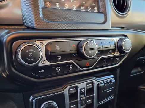 Used 2021 Jeep Wrangler Unlimited Sport image 7