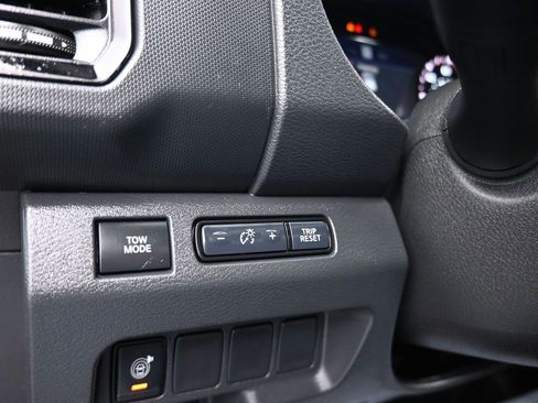 Used 2023 Nissan Frontier PRO-4X w/ Technology Package AWD/4WD image 27