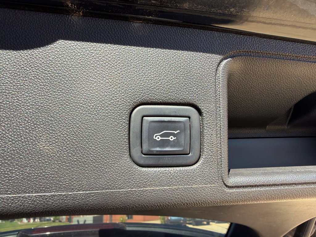 Used 2022 GMC Terrain SLT w/ Elevation Edition FWD image 20