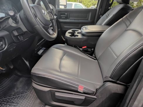 Used 2023 RAM 3500 Tradesman w/ Chrome Appearance Group image 10