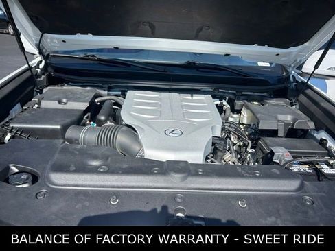 Used 2023 Lexus GX 460 Premium w/ Premium Package image 10