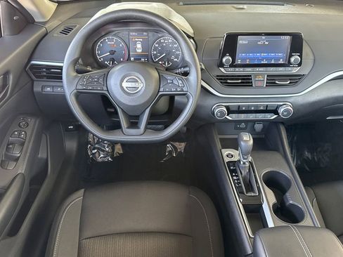 Certified 2024 Nissan Altima 2.5 S FWD image 14