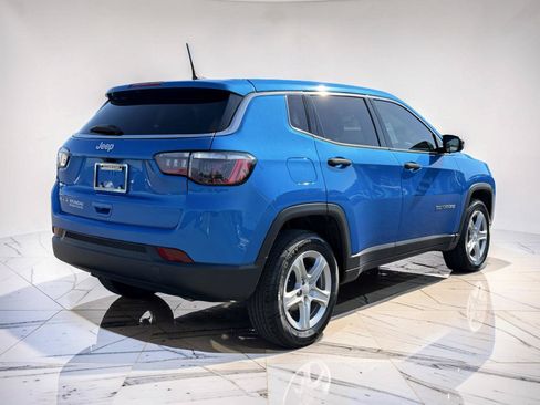 Used 2023 Jeep Compass Sport AWD/4WD image 2
