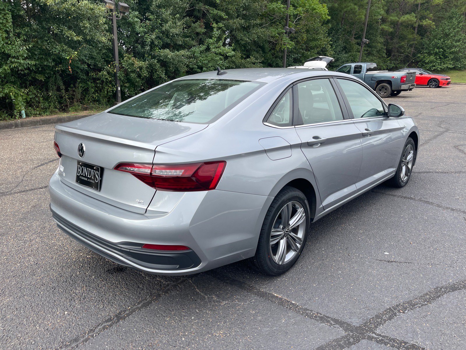 Used 2024 Volkswagen Jetta SE FWD image 17