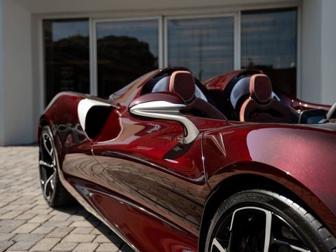 Used 2021 McLaren Elva RWD image 24