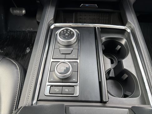 Used 2023 Ford Expedition Max XLT image 24