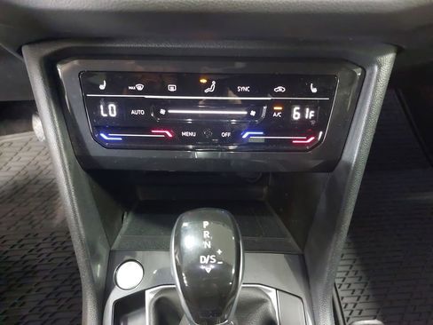 Used 2022 Volkswagen Tiguan SE AWD/4WD image 20