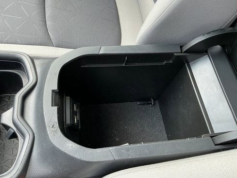 Used 2021 Toyota RAV4 XLE image 26