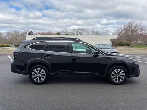 Used 2024 Subaru Outback Premium AWD/4WD image 4