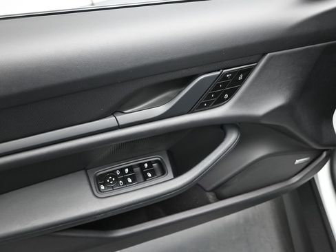 Used 2021 Porsche Taycan 4S image 10