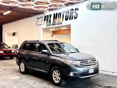 Used 2011 Toyota Highlander SE
