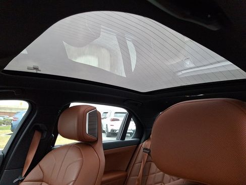 Certified 2023 BMW 760i xDrive AWD/4WD image 16