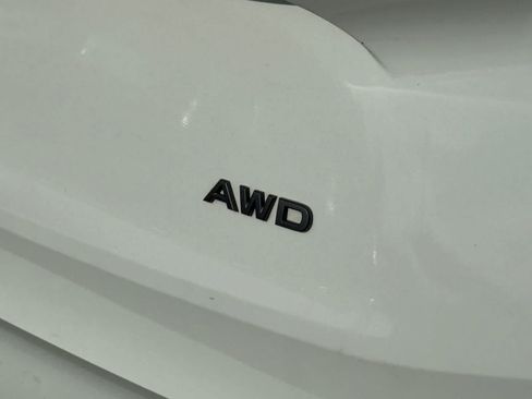 Used 2024 Nissan Rogue S AWD/4WD image 8