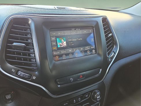 Used 2019 Jeep Cherokee Latitude Plus image 15